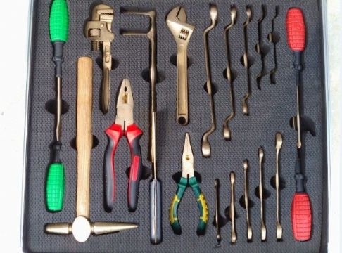 點(diǎn)擊查看詳細(xì)信息<br>標(biāo)題：無(wú)火花工具組 閱讀次數(shù)：5008